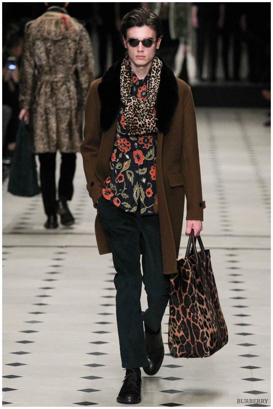 Burberry Prorsum Fall/Winter 2015 Shearling, Animal Prints, Monogramed ...