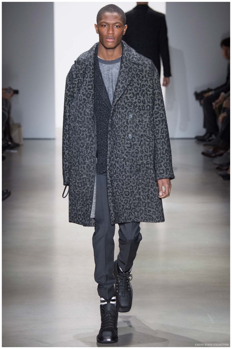 Calvin Klein Collection Fall-Winter 2015 Menswear Collection. Creative director for Calvin Klein Collection menswear, Italo Zucchelli is best when revisiting classics with smart subtleties.  Offering a quiet take on animal prints, Zucchelli delivered successful tonal prints.