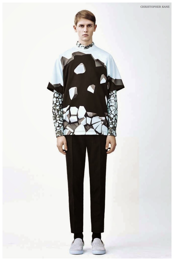 Christopher Kane Embraces Strong Colors & Patterns for Fall/Winter 2015 ...