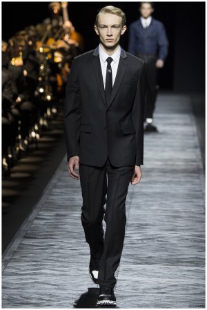 Dior Homme Fall/Winter 2015 Menswear Collection: A Formal Affair – The ...