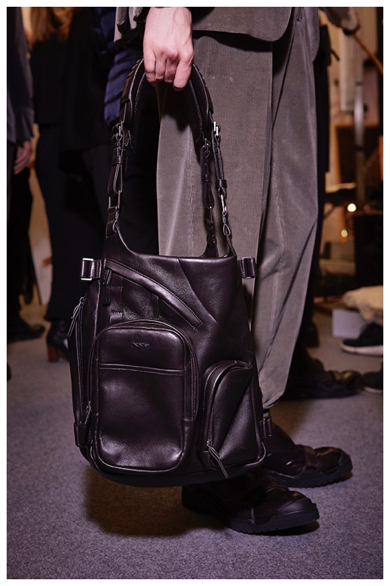 Ermenegildo-Zegna-Couture-Fall-Winter-2015-Mens-Behind-the-Scenes-Backstage-023