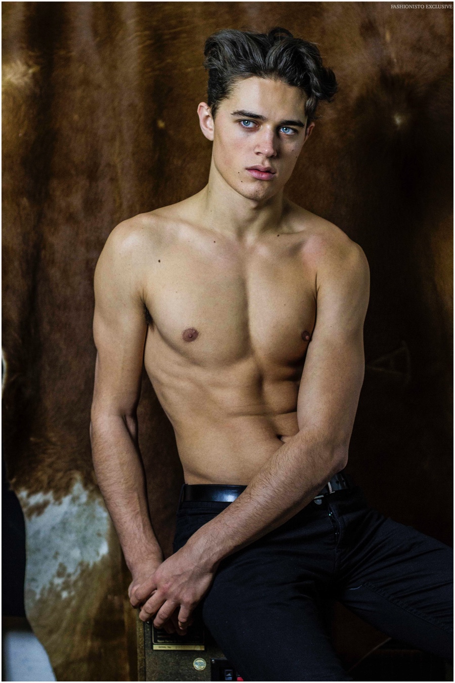 Following a sporty H&M outing, Unsigned Mgmt model George Elliott conne...