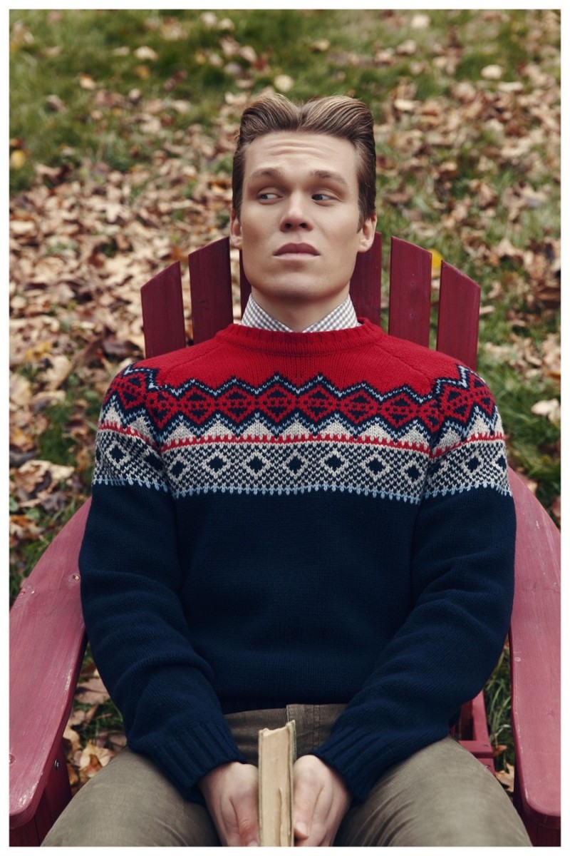 Henry wears sweater Brooks Brothers, shirt Ralph Lauren and trousers Tommy Hilfiger.