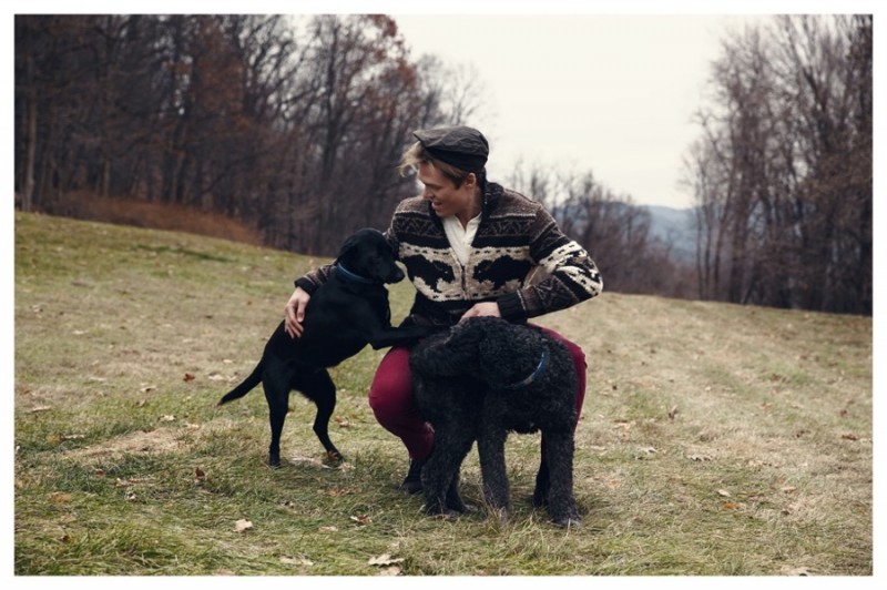 Henry wears pants Tommy Hilfiger, shoes Brooks Brothers, sweater, hat and shirt Ralph Lauren.