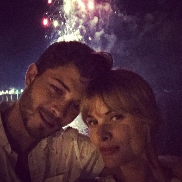 Francisco Lachowski brings in the new year with his wife