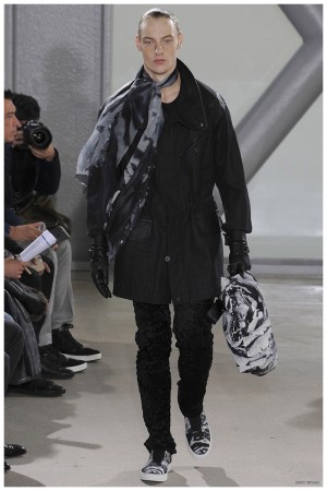 Issey Miyake Fall Winter 2015 Menswear Collection Paris Fashion Week 021