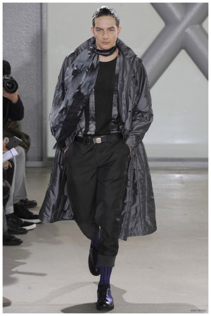 Issey Miyake Fall Winter 2015 Menswear Collection Paris Fashion Week 023