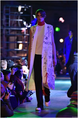 Raf Simons Fall Winter 2015 Menswear Collection Paris Fashion Week 033
