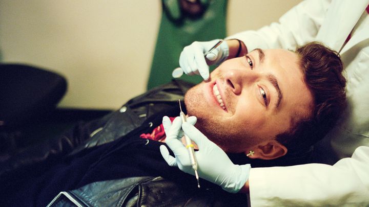 Sam Smith pays a trip to the dentist office