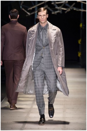 Versace Men Fall Winter 2015 Collection Milan Fashion Week 004