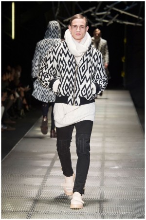 Versace Men Fall Winter 2015 Collection Milan Fashion Week 016
