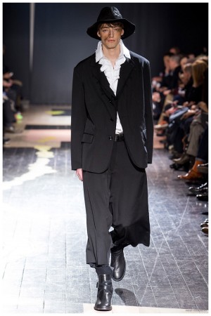 Yohji Yamamoto Fall Winter 2015 Menswear Paris Fashion Week 011