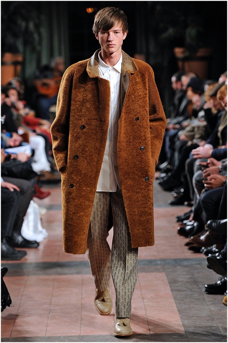 Billy Reid delivered oversized coats and printed trousers. Billy Reid Fall/Winter 2015 Menswear Collection.