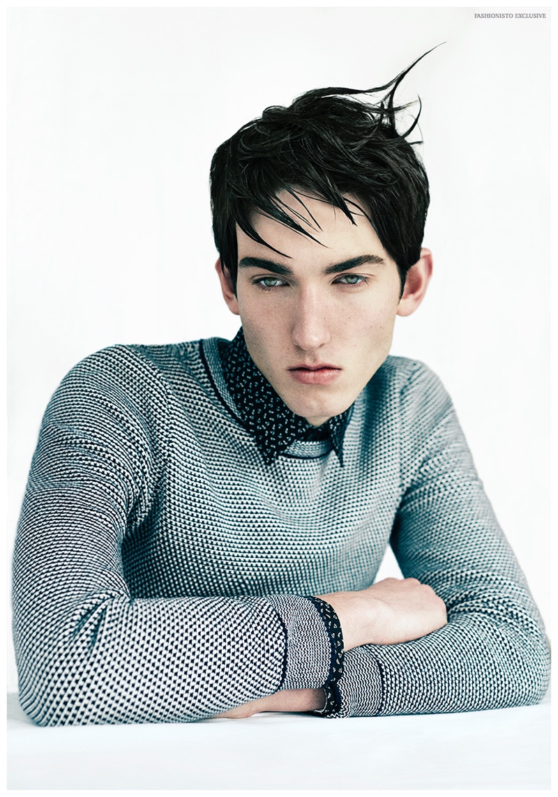 Callum wears sweater H&M and shirt Zara.