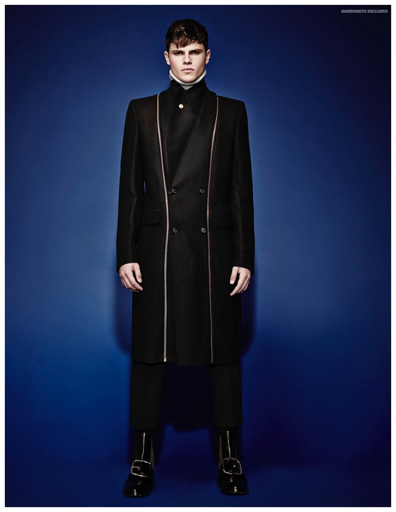 Casey wears turtleneck AMI, jacket Alexander McQueen, pants Dsquared2 and shoes Givenchy by Riccardo Tisci.