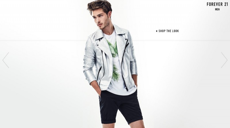 Francisco Lachowski is on trend in a men's biker jacket.