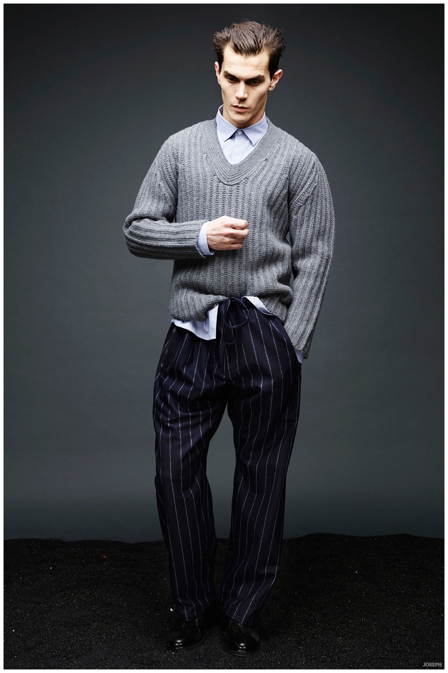 Joseph Furnishes Loose, Slouchy Fashions for Fall/Winter 2015 Menswear Collection