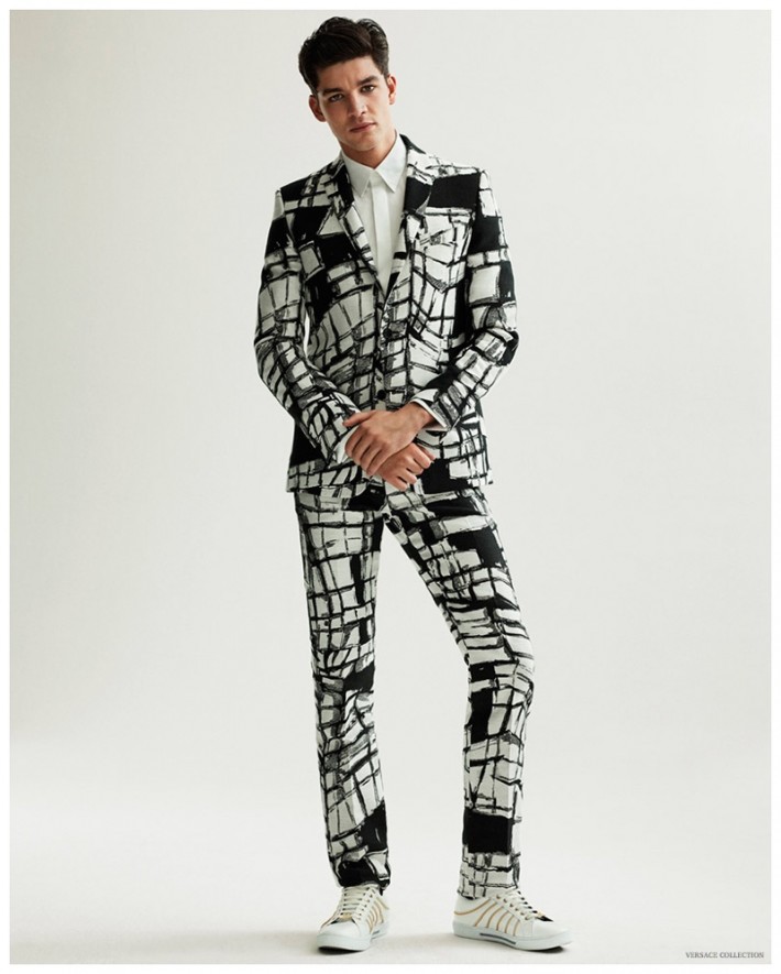 Versace Collection Embraces Elegant Tailoring with Splashy Prints for ...