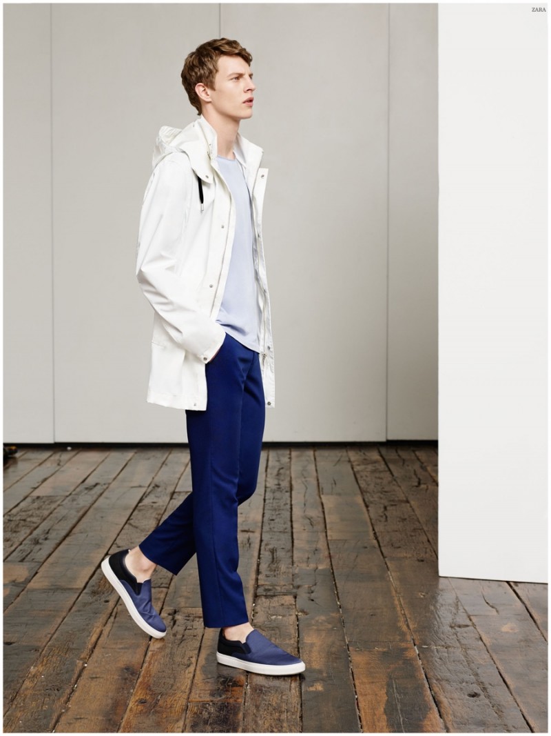 WHITE HOODED PARKA / Washed effect t-shirt / BASIC BLUE TROUSERS / COMBINED SLIP-ON SHOES