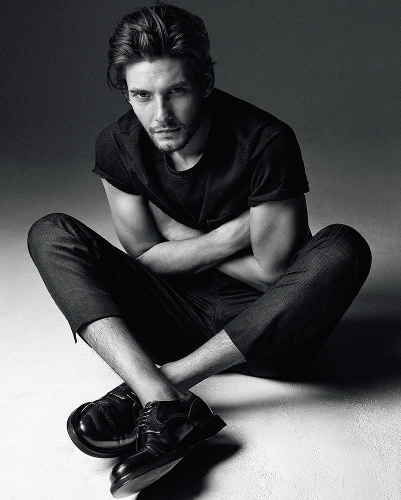 Ben Barnes goes casual in slim trousers and a plain t-shirt.