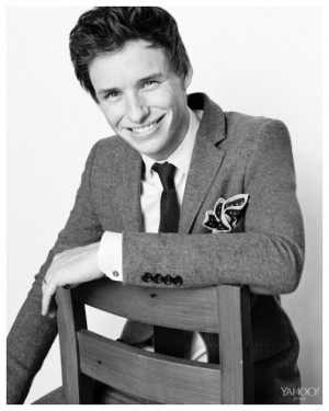 Eddie Redmayne 2015 Yahoo Photo Shoot 002