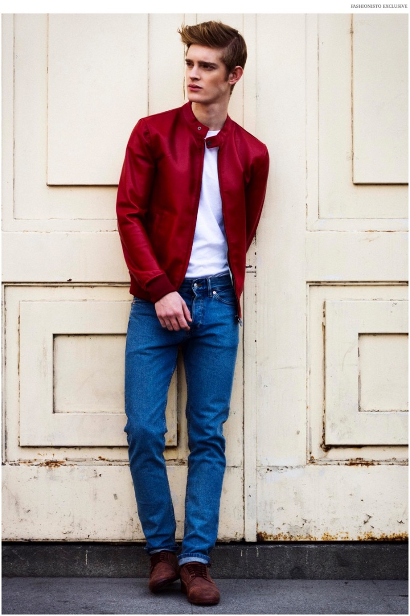 Diego wears red bomber jacket Zara, t-shirt COS and jeans Levi's.