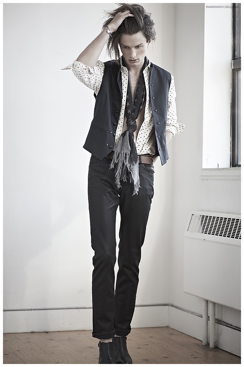 Freeman wears vest John Varvatos, shirt, jewelry and belt Topman, scarf and boots The Kooples, jeans Surface to Air.