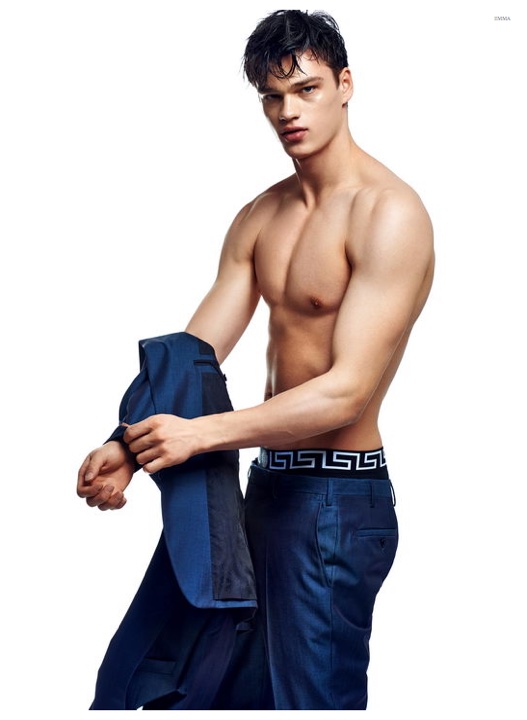 Filip Hrivnak impresses in Versace blue.