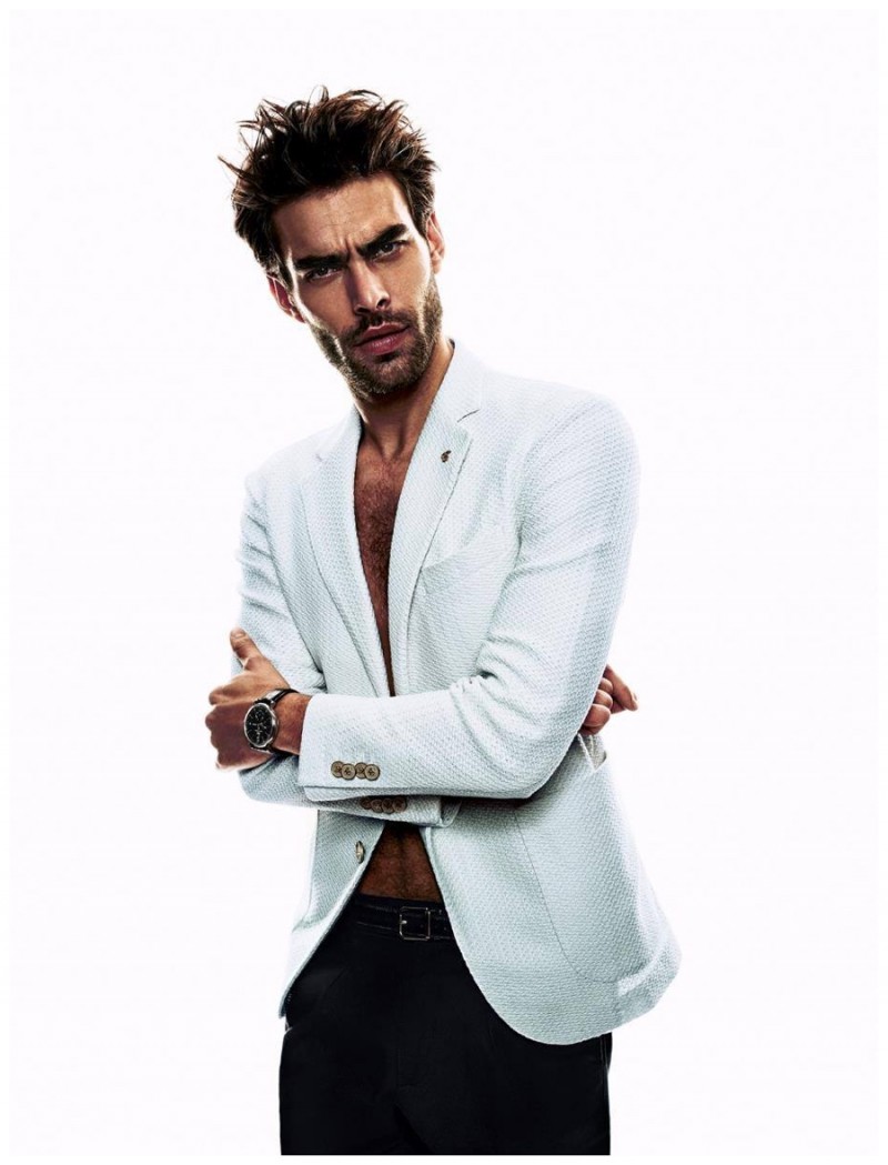 Jon Kortajarena is as chic as always in a white blazer.