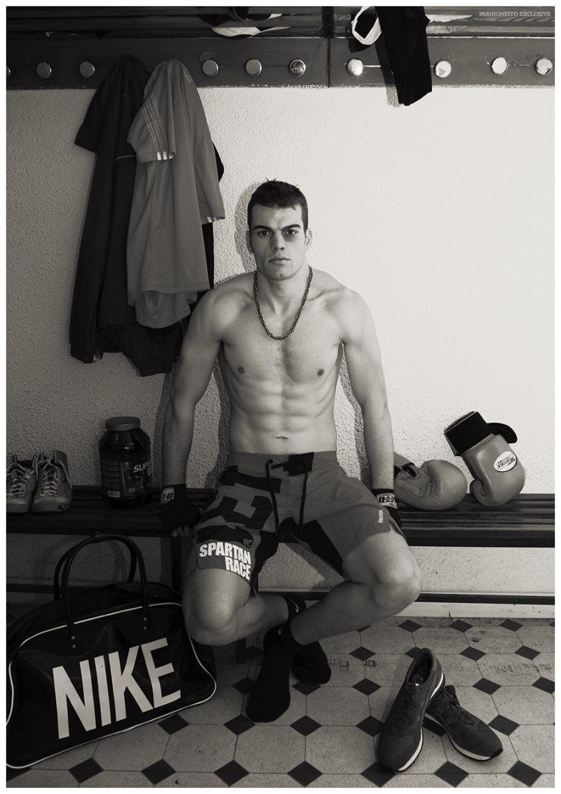 Jorge wears shorts Reebok, sports bag NIKE, sneakers Onitsuka Tiger, pendant H&M and boxing gloves stylist's own.