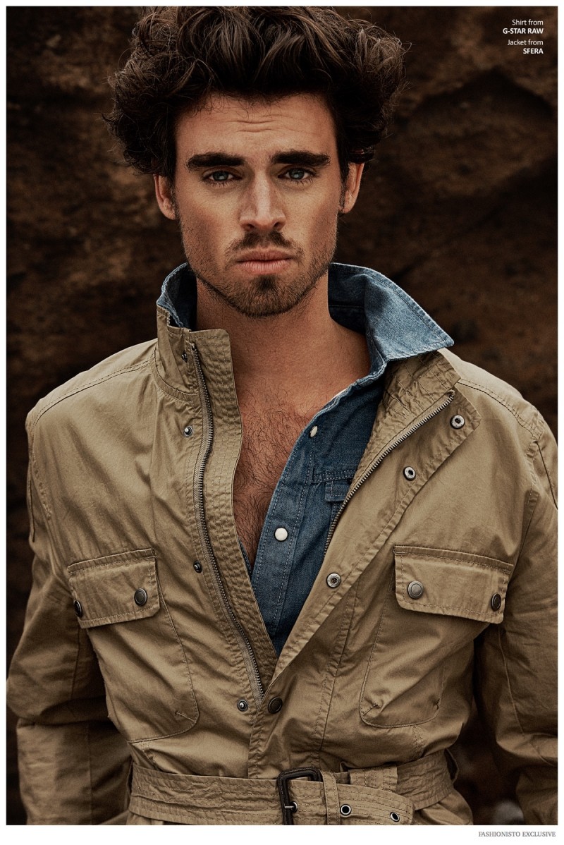 Hans wears jacket Sfera, denim shirt and jeans G-Star Raw.