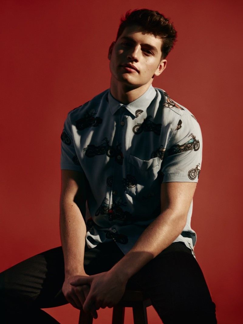 Gregg Sulkin wears shirt Marc by Marc Jacobs and jeans G-Star Raw.