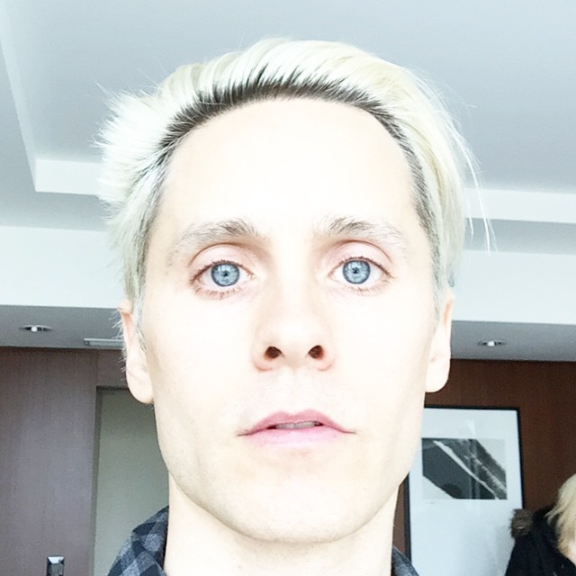Jared Leto shows off his black roots.