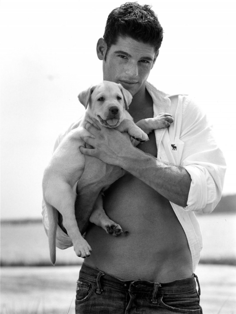 Robby-Fiore-Shirtless-Model-Dog-Abercrombie-and-Fitch-Picture-2009