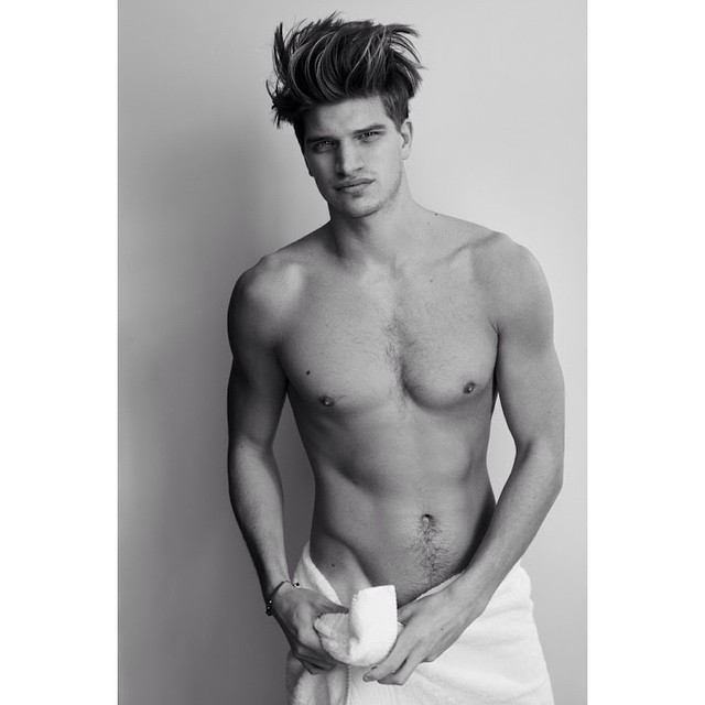 Toby Huntington Whiteley Mario Testino Towel Series Picture Toby Huntington-Whiteley photographed by Mario Testino