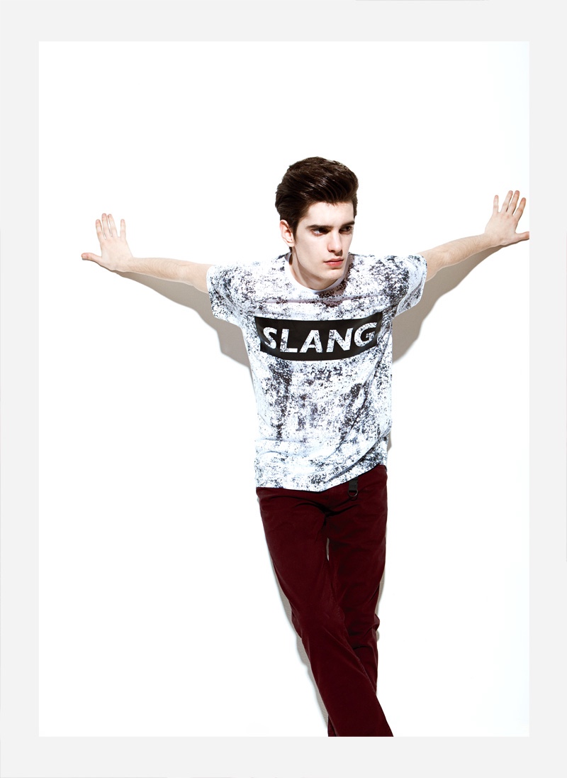 Daniel wears t-shirt and pants Bershka.