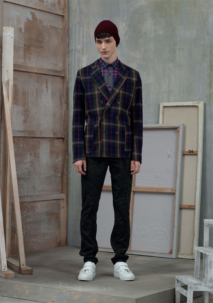 Frankie Morello Fall/Winter 2015: The Italian label turns to workwear for its inspiration this season. The results include a chic take on plaid, dressing shirts and jackets!