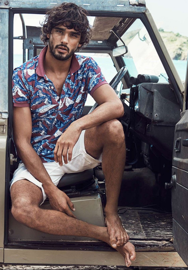Marlon Teixeira wears a printed polo shirt from H&M.