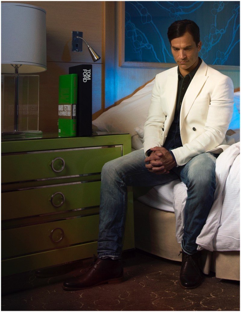 Johnathon Schaech dresses up his Diesel jeans with a Zara blazer.