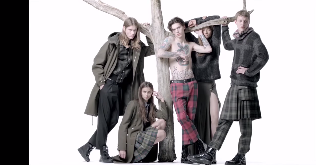 Models go punk for a still from Versus Versace's Fall/Winter 2015 Collection Video » Versus Versace Fall/Winter 2015 Collection: Punk Military Chic Models go punk for a still from Versus Versace's Fall/Winter 2015 Collection Video
