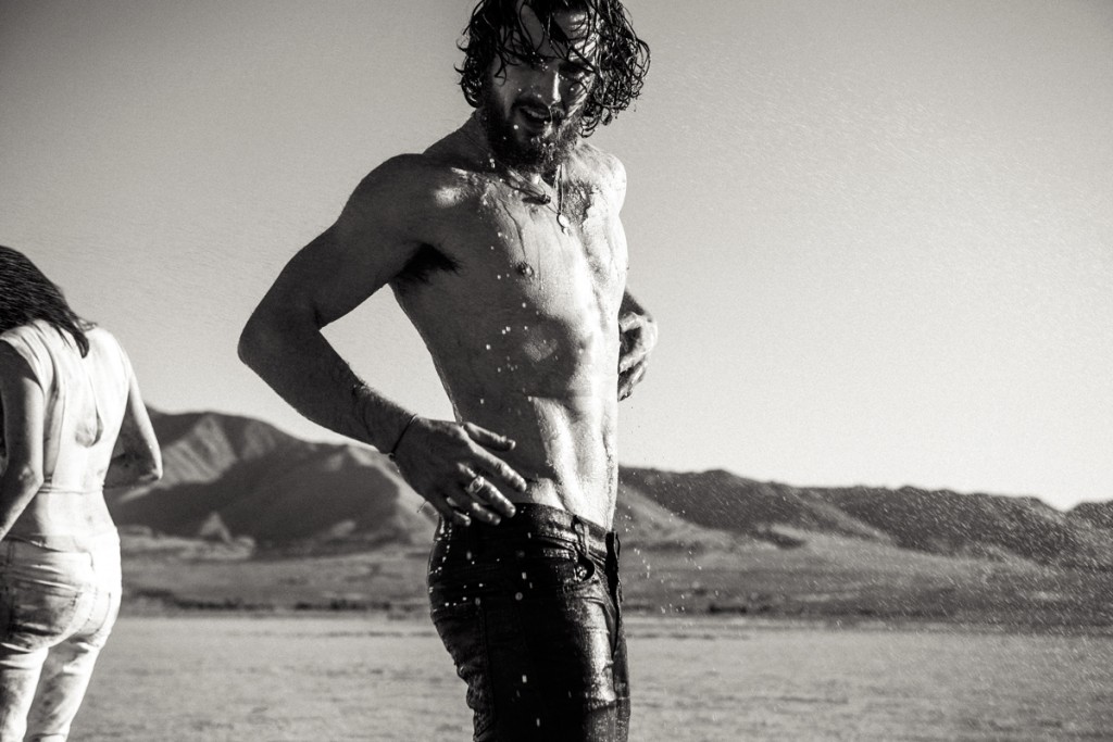 Aaron Taylor Johnson Flaunt 2015 Photo Shoot 012