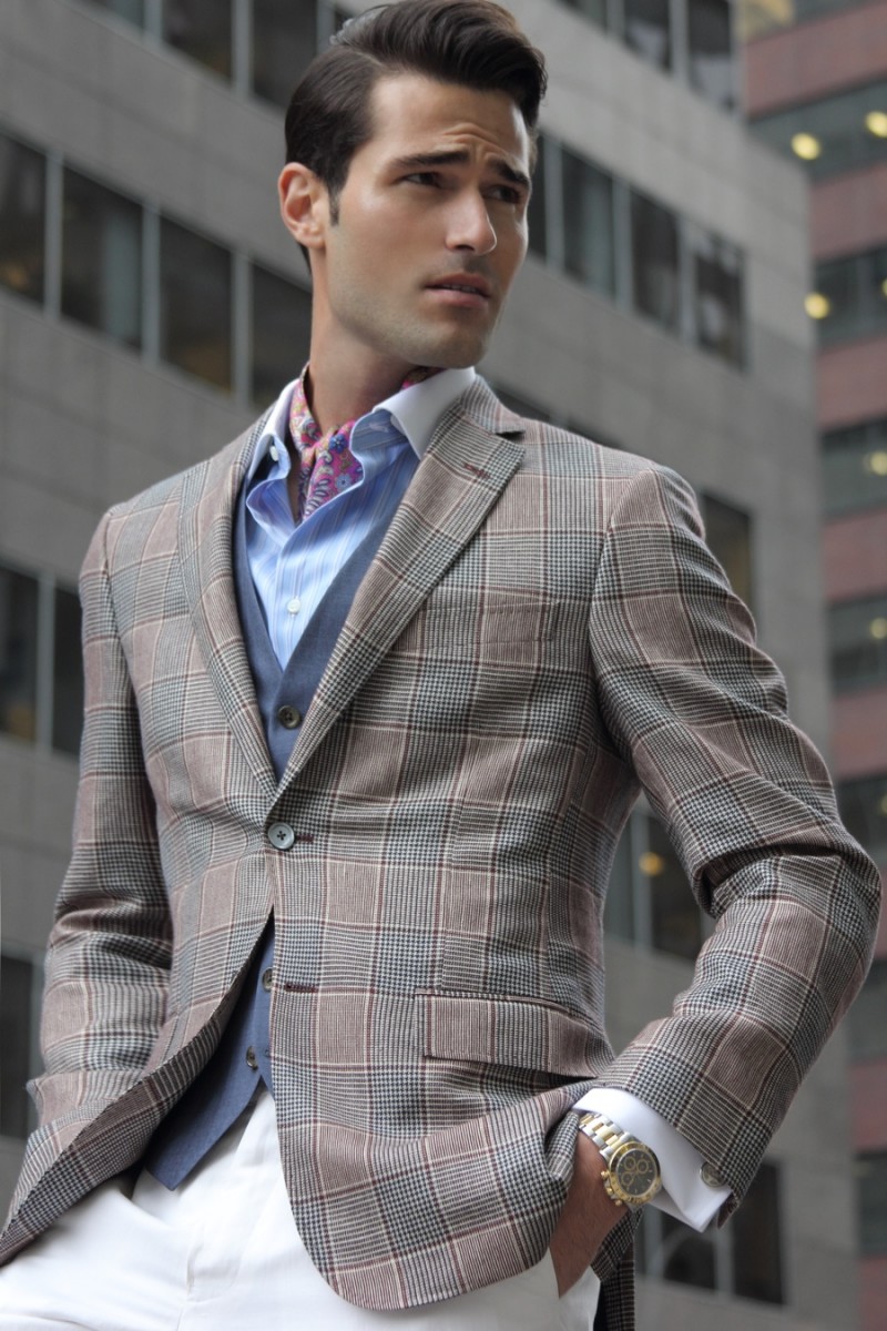 Alessandro wears dress shirt Brioni, cufflinks and ascot Fine and Dandy, jacket, trousers and vest Samuelsohn.
