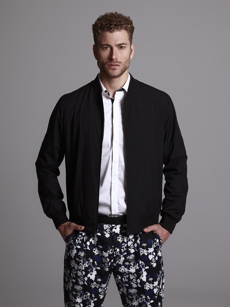 Jacob wears bomber jacket Herno, belt Assaad Award, shirt and bermudas Antony Morato.