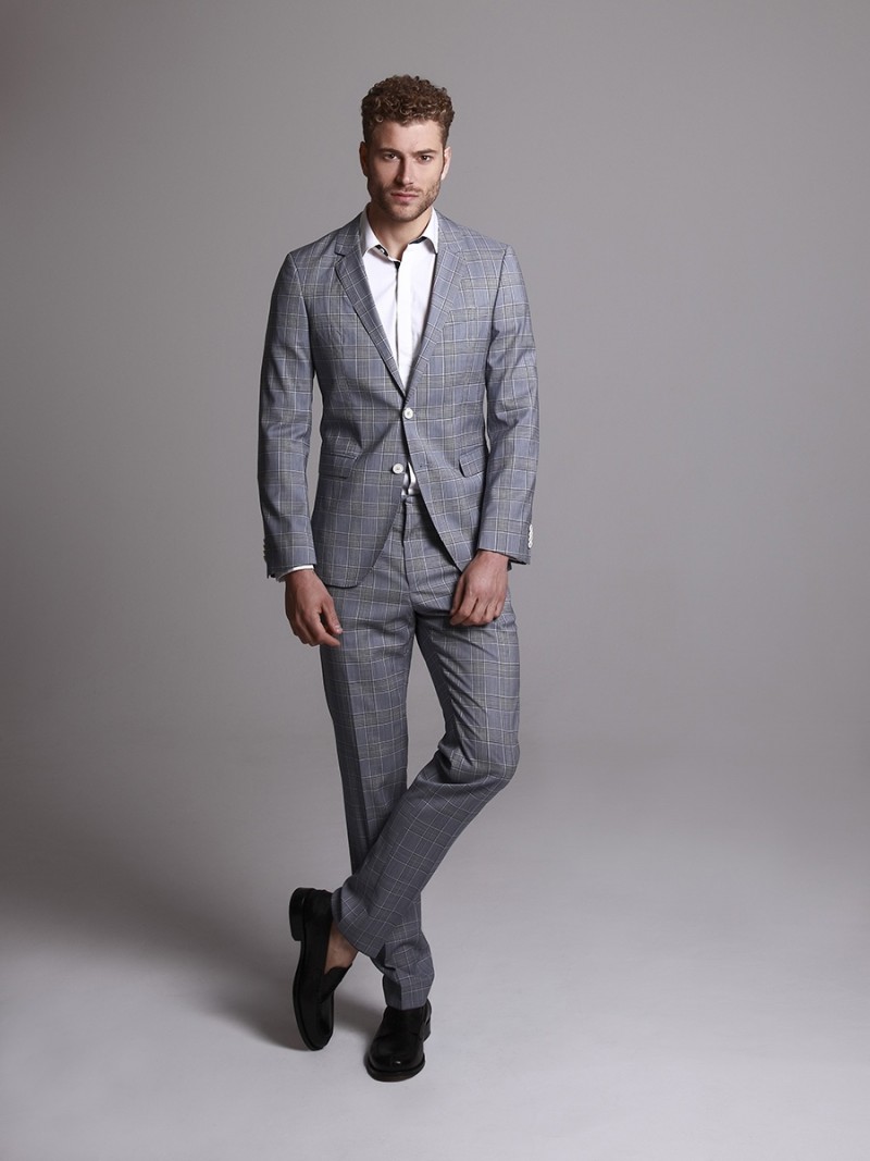 Jacob wears shirt Antony Morato, suit and shoes Tommy Hilfiger.