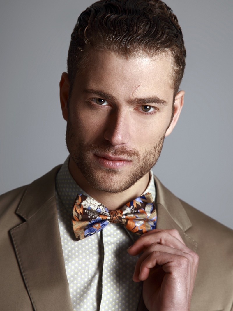 Jacob wears shirt Antony Morato, bow-tie Soloio and suit Tommy Hilfiger.