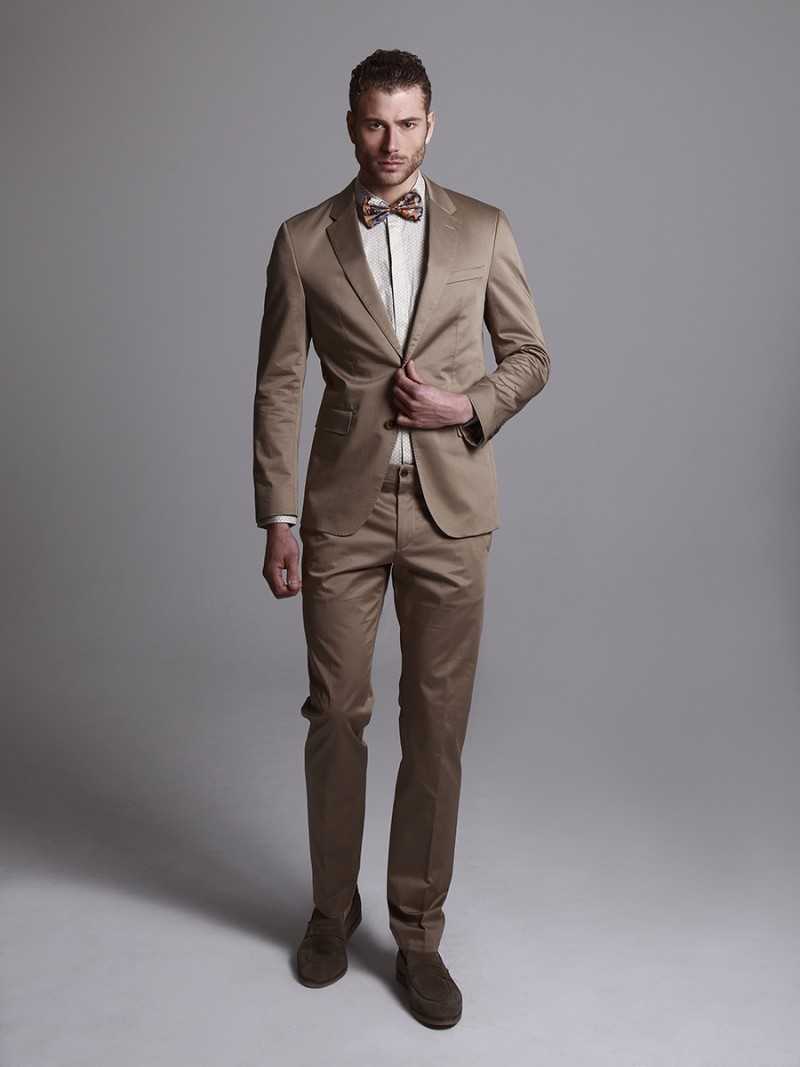 Jacob wears shirt Antony Morato, bow-tie Soloio, suit and shoes Tommy Hilfiger.