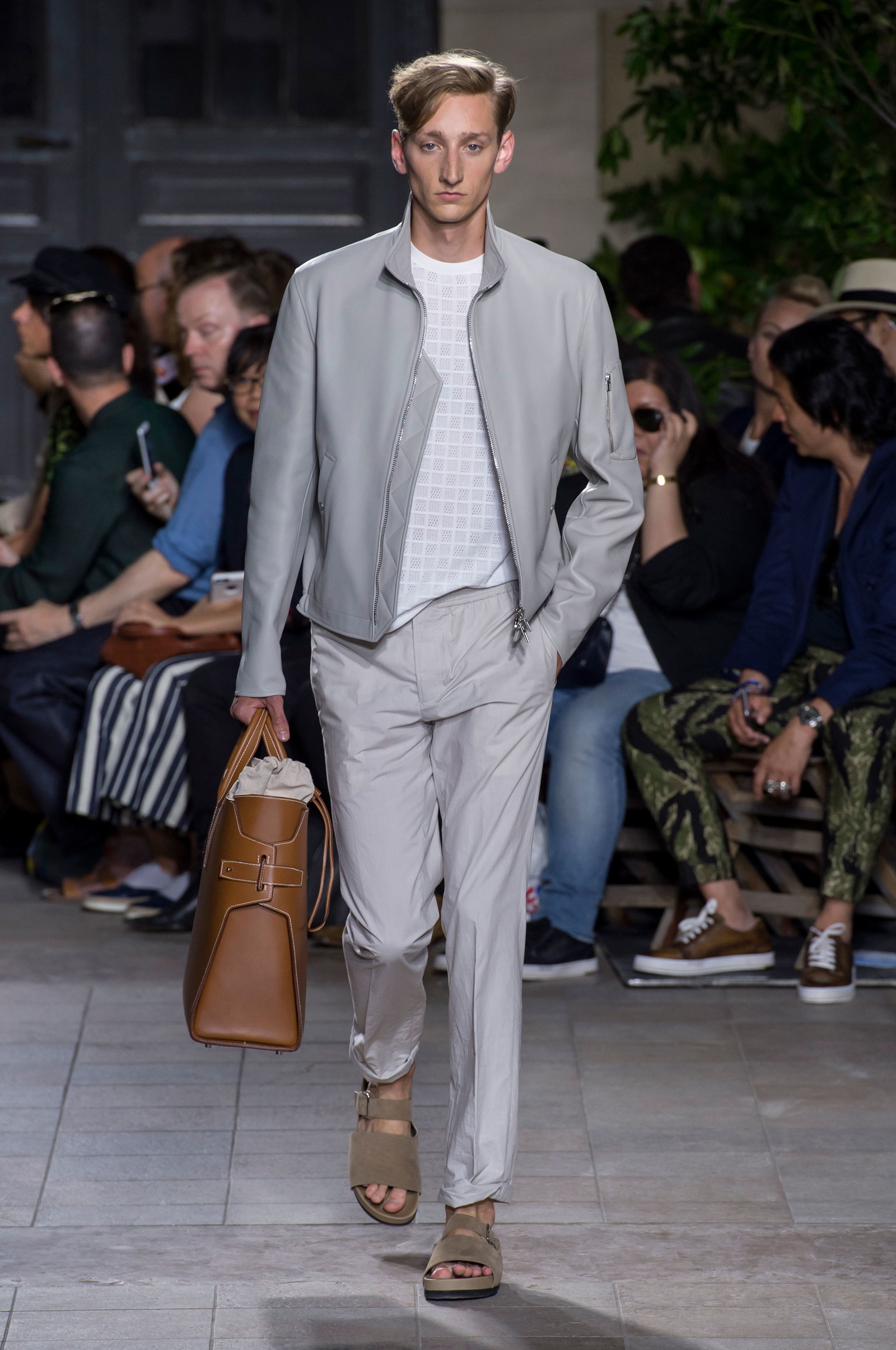 Hermès Spring 2016 Menswear Fashion Show