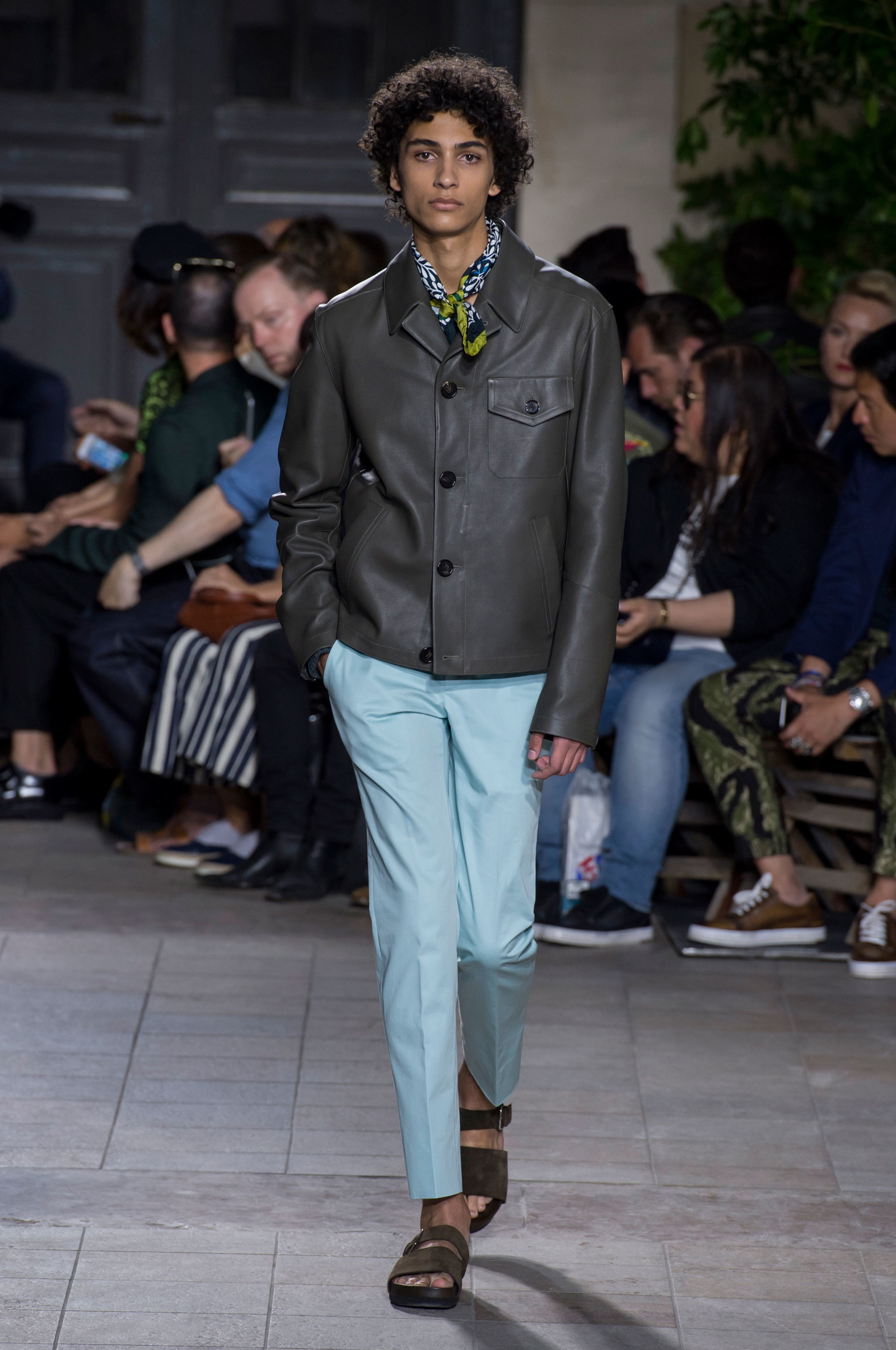 Hermès Spring 2016 Menswear Fashion Show