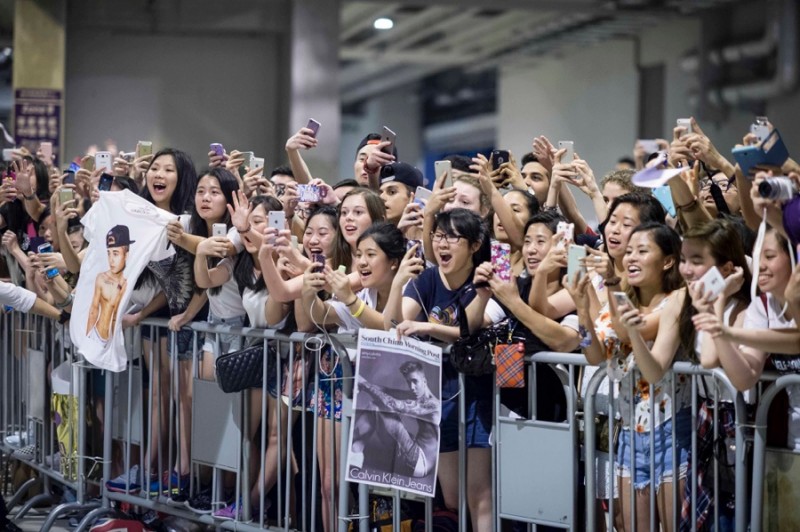 Fans greet Justin Bieber in Hong Kong.