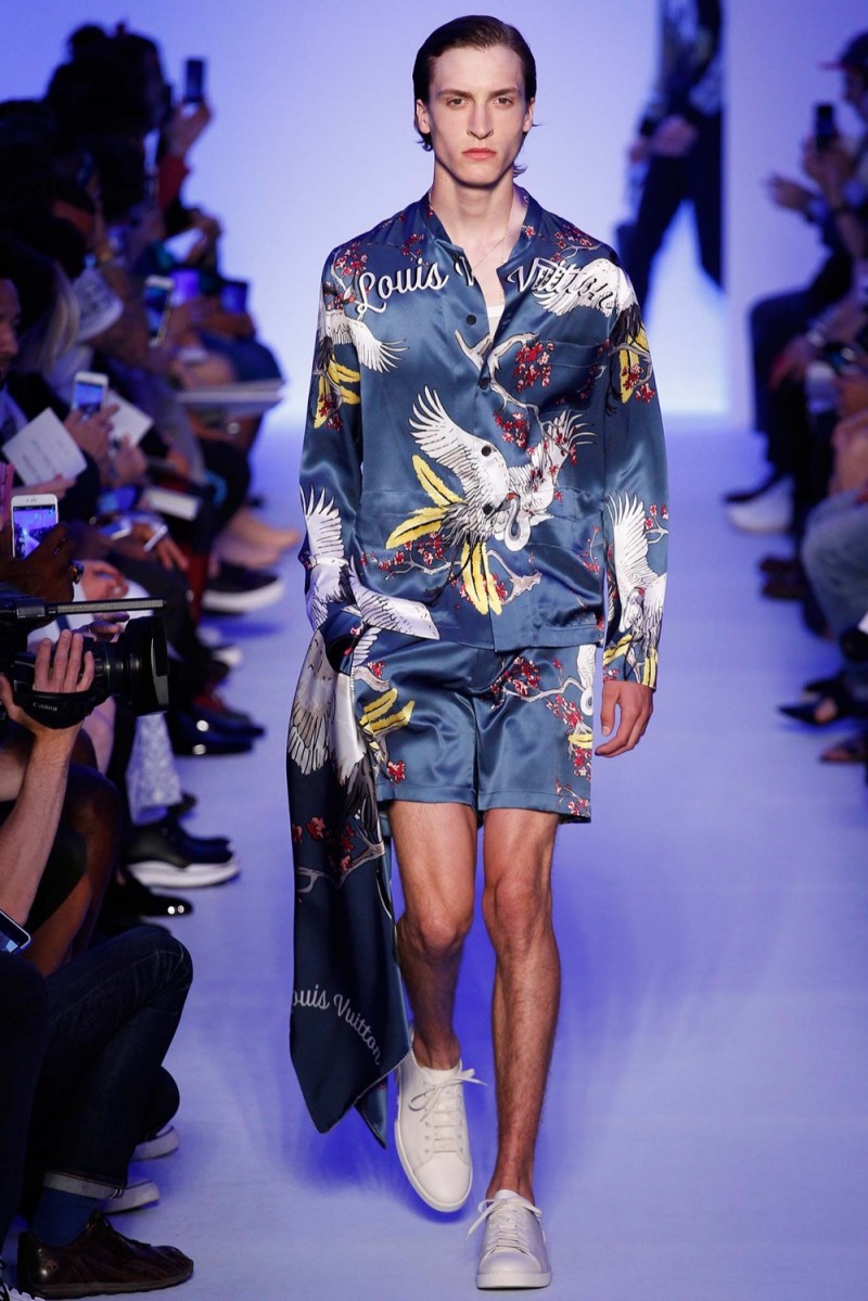 Louis Vuitton 2017 Spring & Summer. Men's collection. / Runway silk shirt.